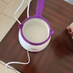 Melting pot for baking